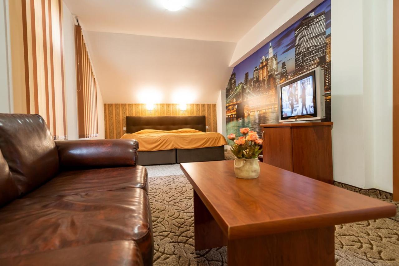 Bryasta Hotel & Restaurant Veliko Tărnovo Exteriör bild