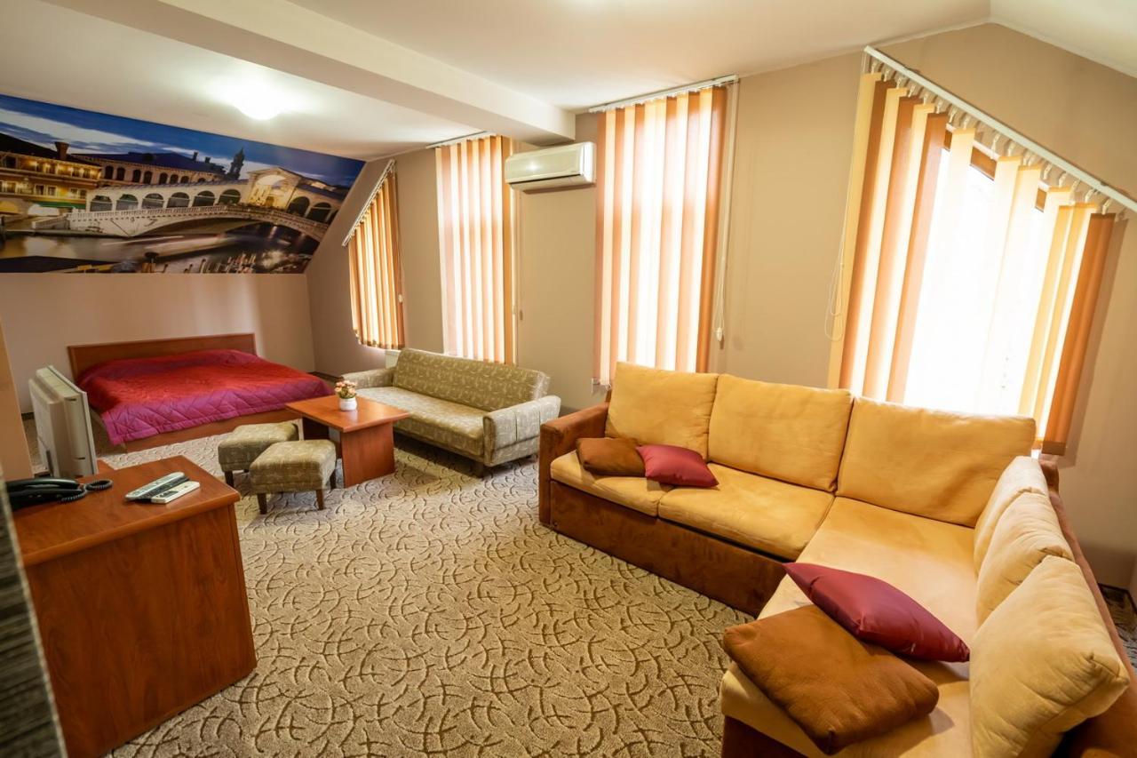 Bryasta Hotel & Restaurant Veliko Tărnovo Exteriör bild