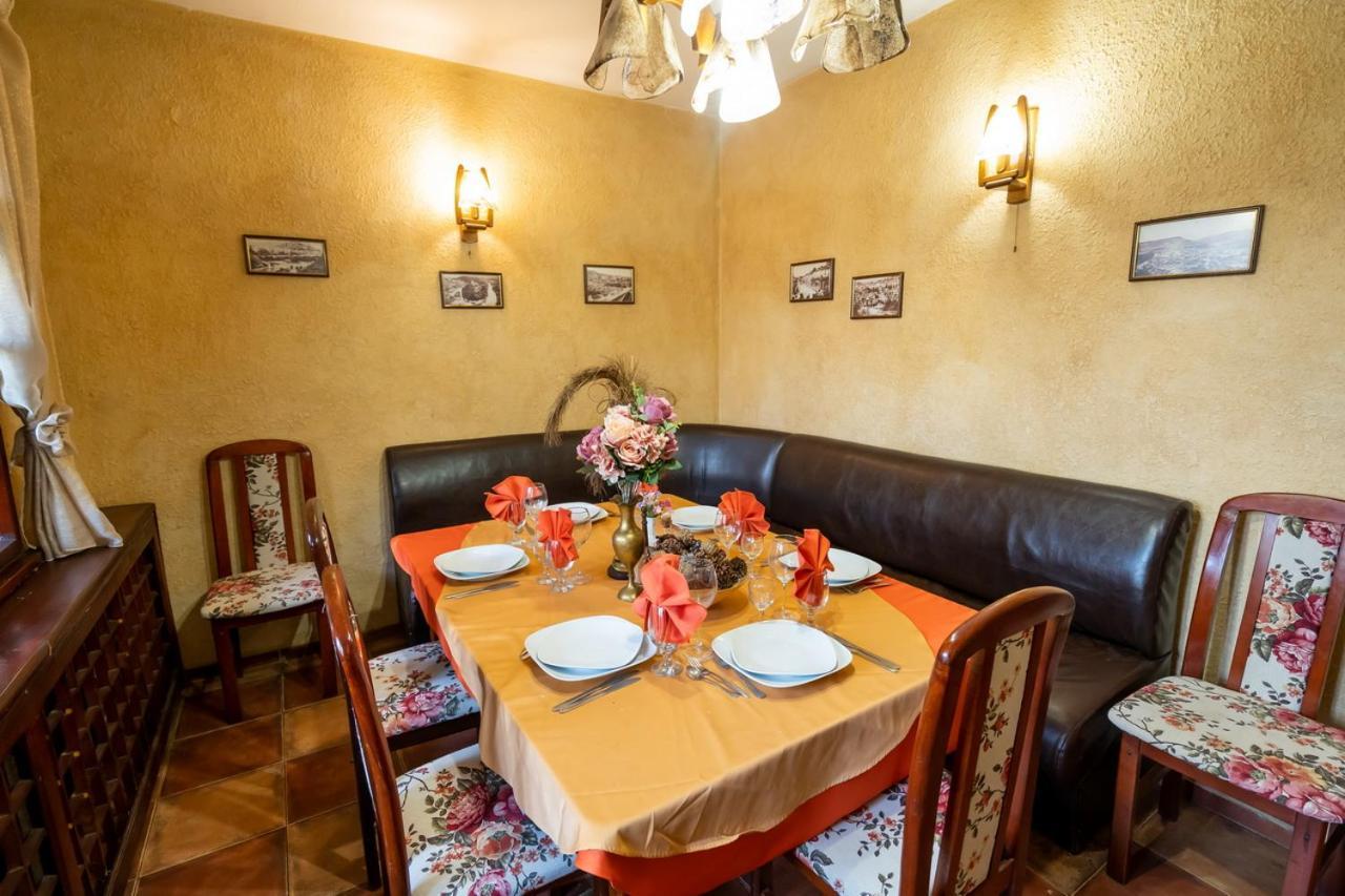 Bryasta Hotel & Restaurant Veliko Tărnovo Exteriör bild