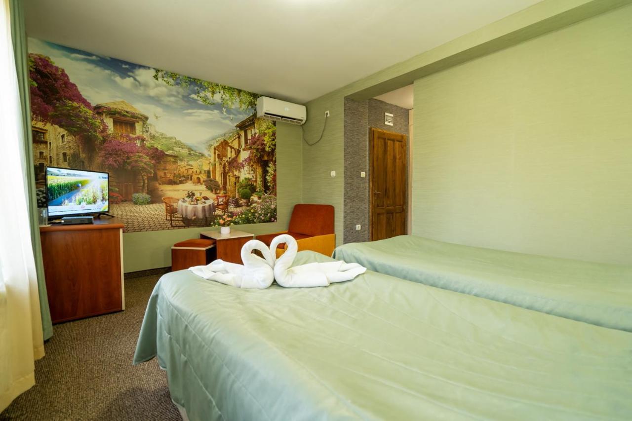 Bryasta Hotel & Restaurant Veliko Tărnovo Exteriör bild