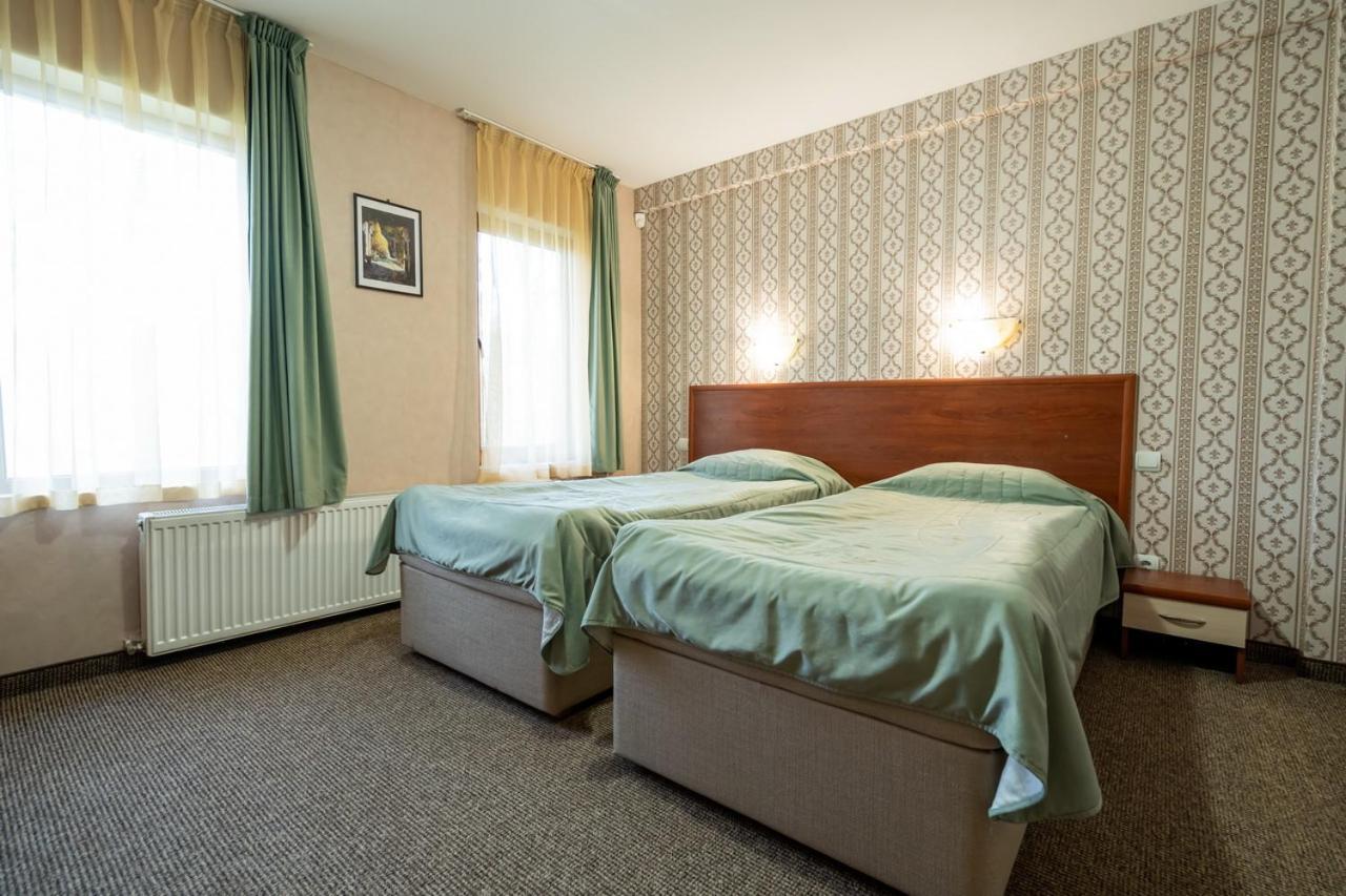 Bryasta Hotel & Restaurant Veliko Tărnovo Exteriör bild